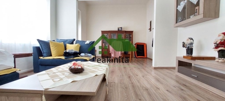 (For Sale) Residential Building || Piraias/Piraeus - 237 Sq.m, 6 Bedrooms, 400.000€ 