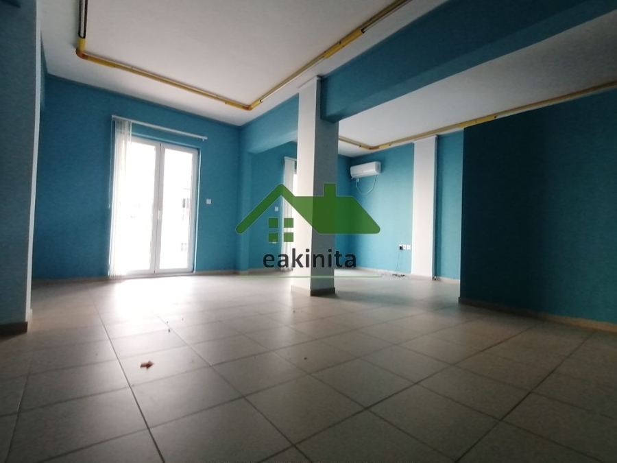 (For Rent) Commercial Commercial Property || Piraias/Piraeus - 69 Sq.m, 400€ 