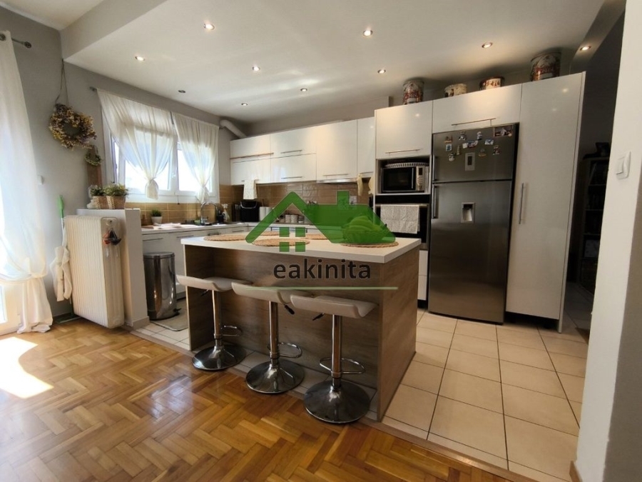 (For Sale) Residential Floor Apartment || Piraias/Piraeus - 107 Sq.m, 3 Bedrooms, 260.000€ 